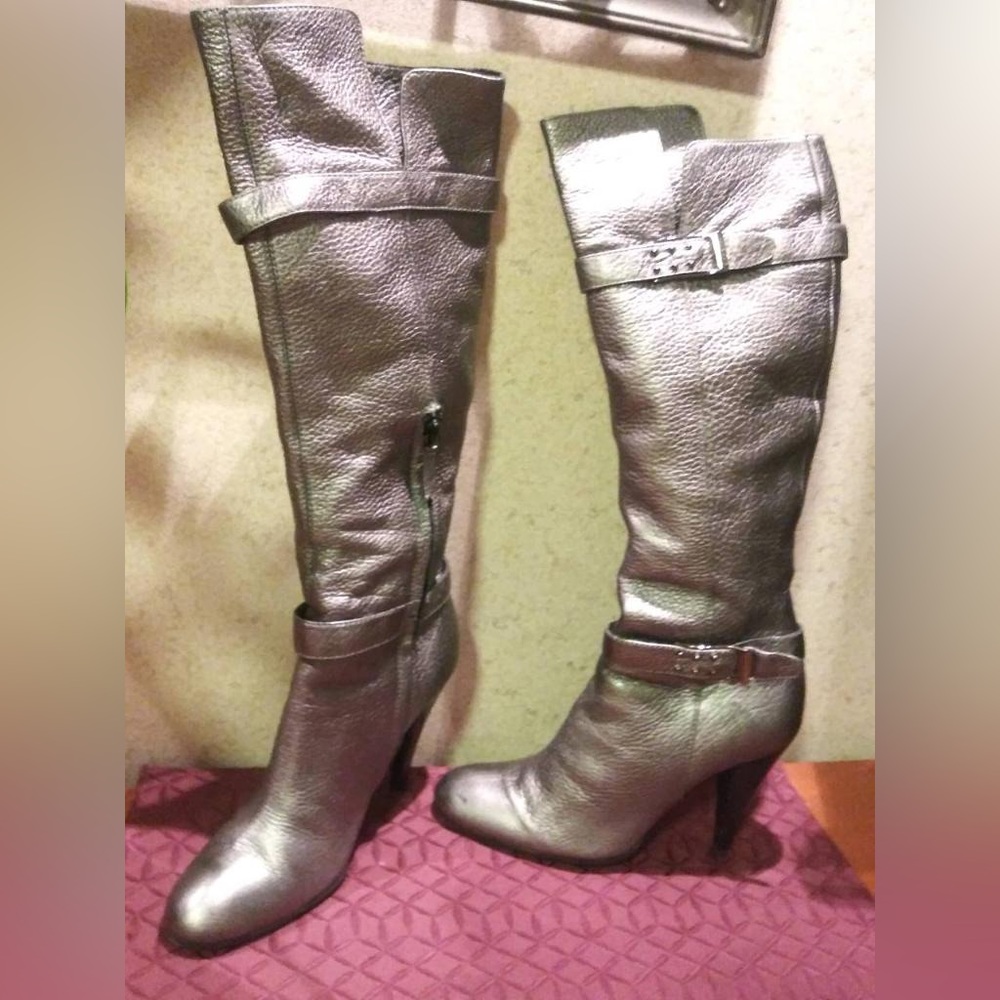 Casadei metallic charcoal round toe warm boots with Sherling lining in size 38